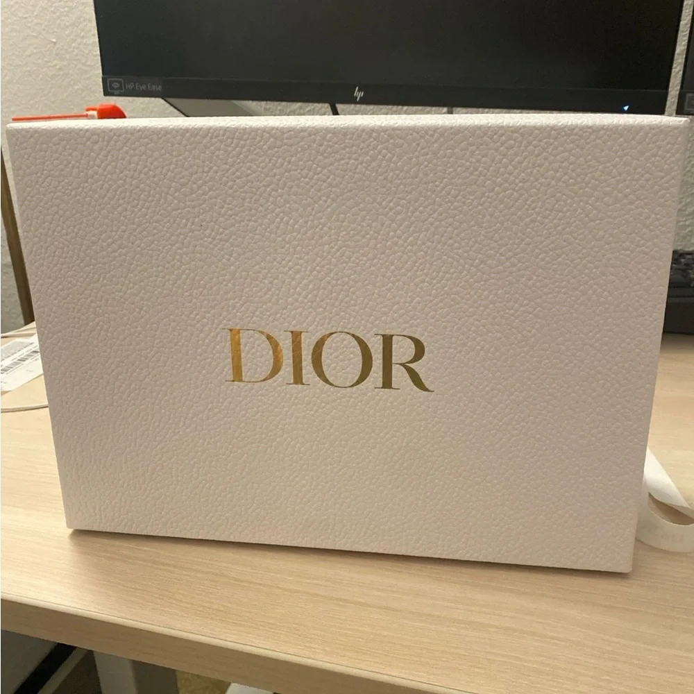 Dior gift box - Picture 7 of 8